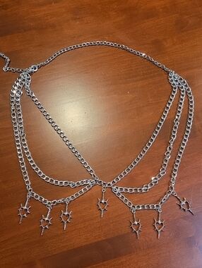 NWOT Silver Multi-Chain Heart Spike Charm Chain Belt
